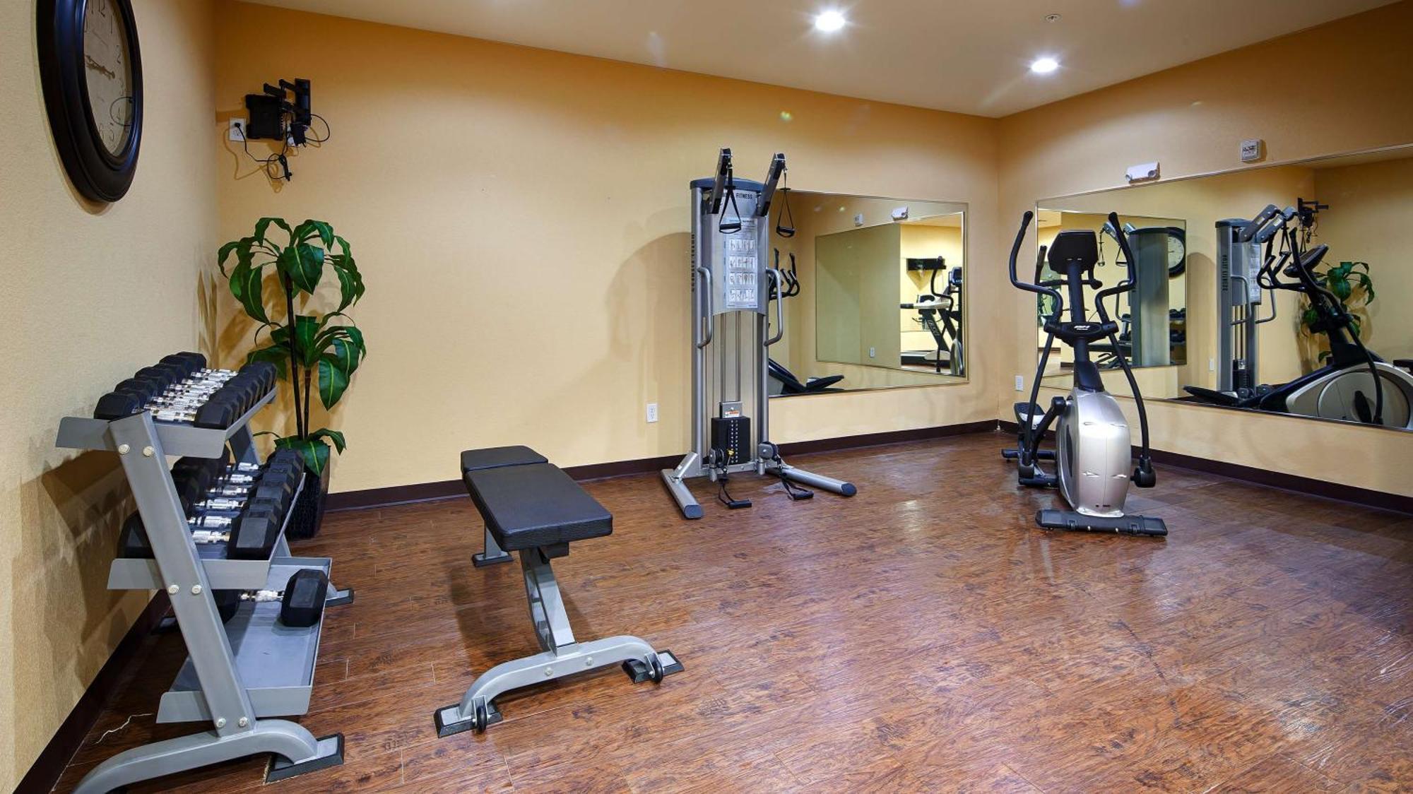 Best Western Plus Fort Worth Forest Hill Inn & Suites Экстерьер фото